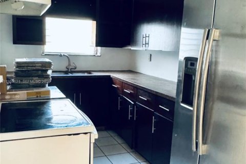 Купить виллу или дом в Майами, Флорида 2 спальни, 129.32м2, № 2048534 - фото 15