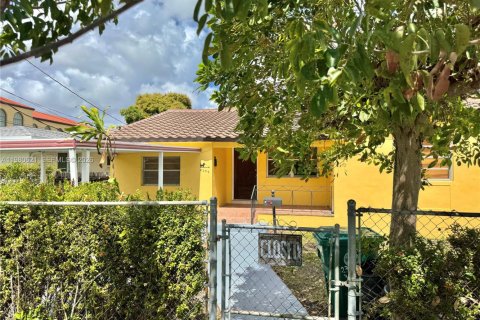 Дом в Майами, Флорида 2 спальни, 129.32м2 № 2048534