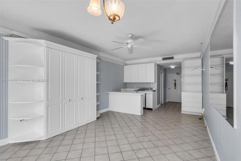 Condo in Key Biscayne, Florida, 3 bedrooms № 2060149 - photo 30