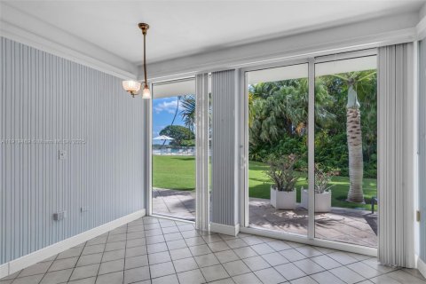 Condo in Key Biscayne, Florida, 3 bedrooms № 2060149 - photo 25