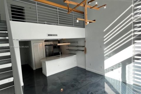 Кондоминиум с 1 спальней в Майами-Бич, Флорида № 2032177