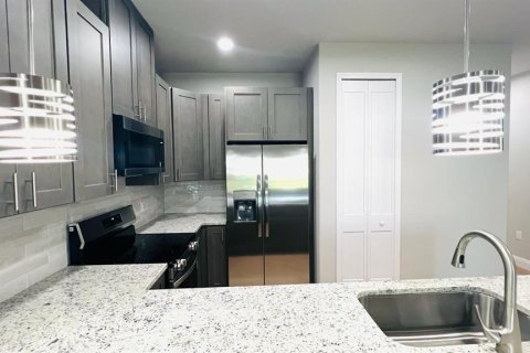 Apartment in Palm Coast, Florida 4 bedrooms, 144 sq.m. № 2379363 - photo 4