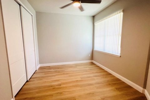 Apartment in Palm Coast, Florida 4 bedrooms, 144 sq.m. № 2379363 - photo 7