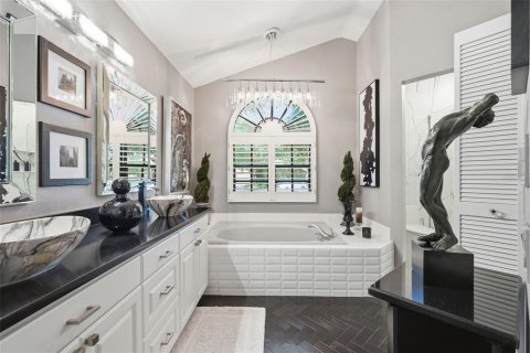 House in Seminole, Florida 4 bedrooms, 210.61 sq.m. № 2279855 - photo 19