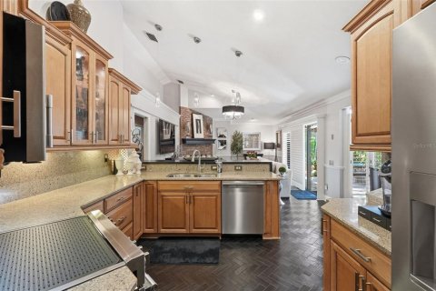 House in Seminole, Florida 4 bedrooms, 210.61 sq.m. № 2279855 - photo 7