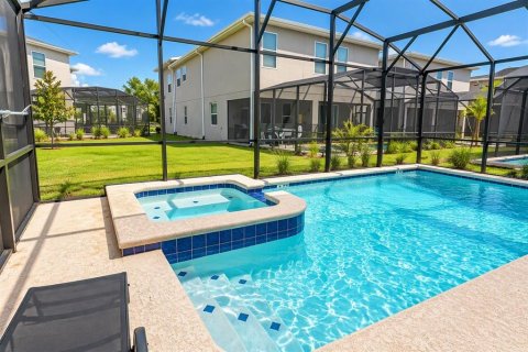 Villa ou maison à vendre à Kissimmee, Floride: 6 chambres, 304.25 m2 № 2402831 - photo 2