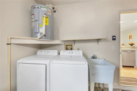 Villa ou maison à vendre à Sarasota, Floride: 2 chambres, 127.65 m2 № 2396425 - photo 23