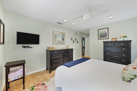 Villa ou maison à vendre à Sarasota, Floride: 2 chambres, 127.65 m2 № 2396425 - photo 16