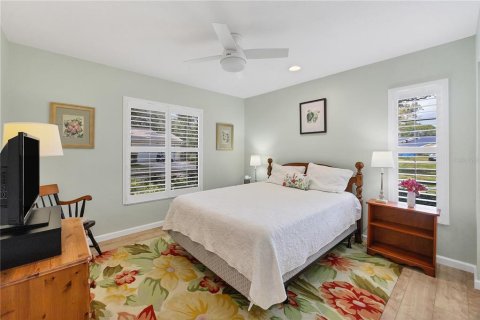 Villa ou maison à vendre à Sarasota, Floride: 2 chambres, 127.65 m2 № 2396425 - photo 18