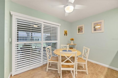Villa ou maison à vendre à Sarasota, Floride: 2 chambres, 127.65 m2 № 2396425 - photo 13