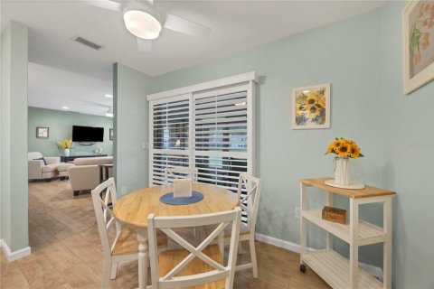 Villa ou maison à vendre à Sarasota, Floride: 2 chambres, 127.65 m2 № 2396425 - photo 14