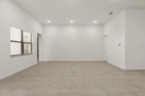 Casa en venta en Orlando, Florida, 12 dormitorios, 440.17 m2 № 2213138 - foto 12