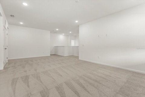 Casa en venta en Orlando, Florida, 12 dormitorios, 440.17 m2 № 2213138 - foto 26