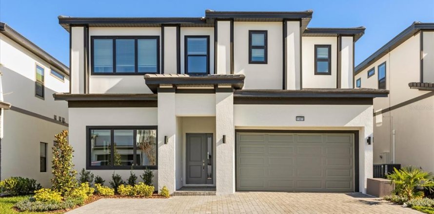 Casa en Orlando, Florida 12 dormitorios, 440.17 m2 № 2213138