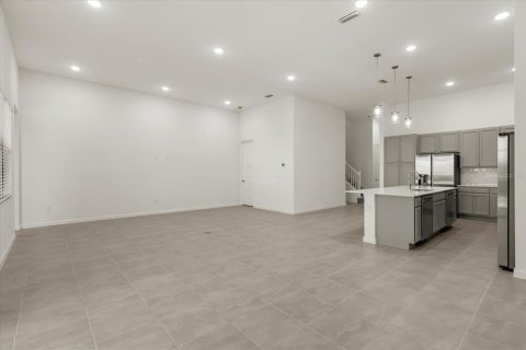 Casa en venta en Orlando, Florida, 12 dormitorios, 440.17 m2 № 2213138 - foto 8
