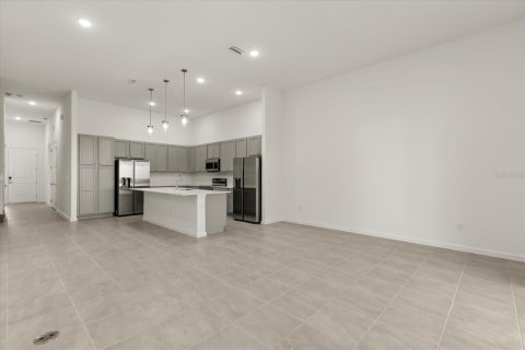 Casa en venta en Orlando, Florida, 12 dormitorios, 440.17 m2 № 2213138 - foto 6
