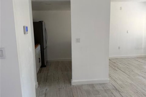 Condominio en venta en Sarasota, Florida, 1 dormitorio, 68.65 m2 № 2205983 - foto 17