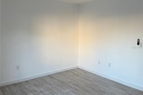Condominio en venta en Sarasota, Florida, 1 dormitorio, 68.65 m2 № 2205983 - foto 9