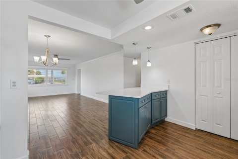 Купить кондоминиум в Сент-Питерсберг, Флорида 5 комнат, 97.55м2, № 2223022 - фото 8