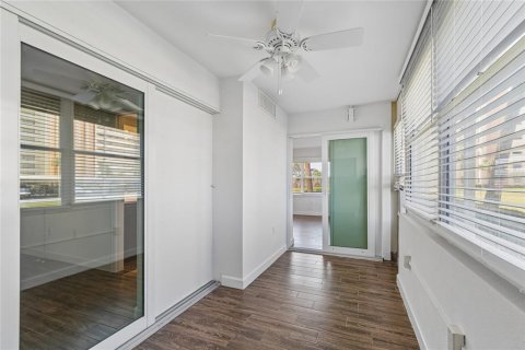 Купить кондоминиум в Сент-Питерсберг, Флорида 5 комнат, 97.55м2, № 2223022 - фото 23