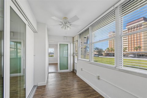 Купить кондоминиум в Сент-Питерсберг, Флорида 5 комнат, 97.55м2, № 2223022 - фото 22