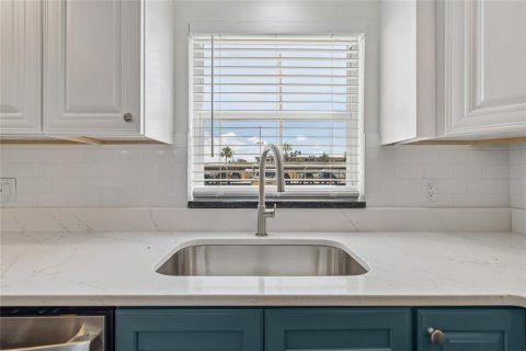 Купить кондоминиум в Сент-Питерсберг, Флорида 5 комнат, 97.55м2, № 2223022 - фото 9