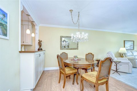 Condo in Saint Petersburg, Florida, 2 bedrooms  № 1815750 - photo 11