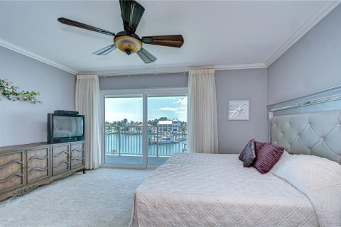 Condo in Saint Petersburg, Florida, 2 bedrooms  № 1815750 - photo 23