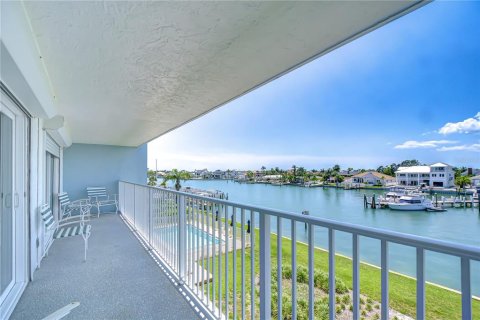 Condo in Saint Petersburg, Florida, 2 bedrooms  № 1815750 - photo 15