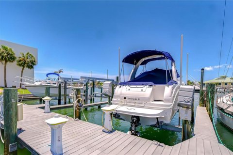 Condo in Saint Petersburg, Florida, 2 bedrooms  № 1815750 - photo 28