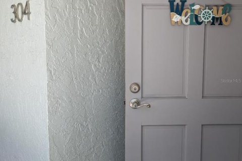 Condo in Saint Petersburg, Florida, 2 bedrooms  № 1815750 - photo 8