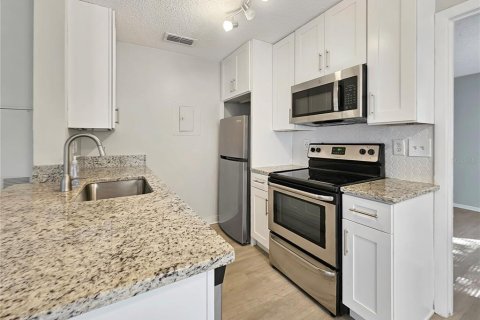 Copropriété à louer à Lake Mary, Floride: 2 chambres, 84.73 m2 № 2390871 - photo 2