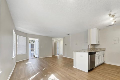 Copropriété à louer à Lake Mary, Floride: 2 chambres, 84.73 m2 № 2390871 - photo 3