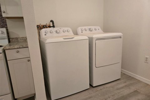 Apartamento en alquiler en Sarasota, Florida, 2 dormitorios, 74.32 m2 № 1678373 - foto 5