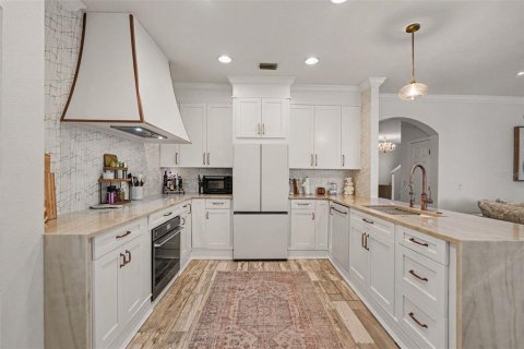 Villa ou maison à vendre à Tampa, Floride: 5 chambres, 302.12 m2 № 2400242 - photo 9