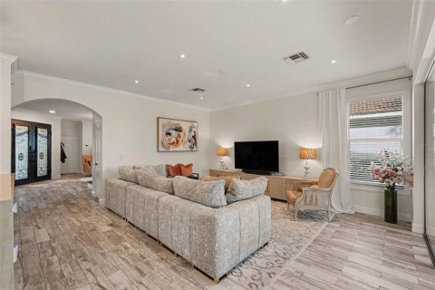 Villa ou maison à vendre à Tampa, Floride: 5 chambres, 302.12 m2 № 2400242 - photo 4