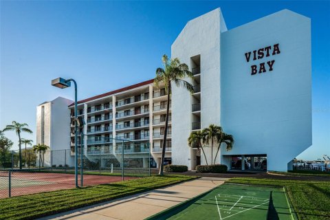 Condo in Indian Shores, Florida, 2 bedrooms  № 2110646 - photo 4
