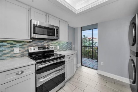 Condo in Indian Shores, Florida, 2 bedrooms  № 2110646 - photo 26
