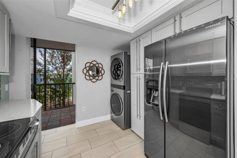 Condo in Indian Shores, Florida, 2 bedrooms  № 2110646 - photo 27