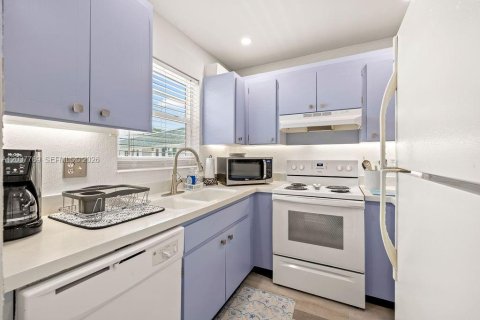 Copropriété à louer à Vero Beach, Floride: 2 chambres, 92.9 m2 № 2154601 - photo 3