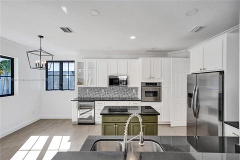Casa en alquiler en Palmetto Bay, Florida, 4 dormitorios, 265.98 m2 № 1471174 - foto 11