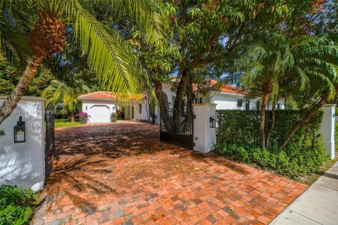 Casa en alquiler en Palmetto Bay, Florida, 4 dormitorios, 265.98 m2 № 1471174 - foto 2