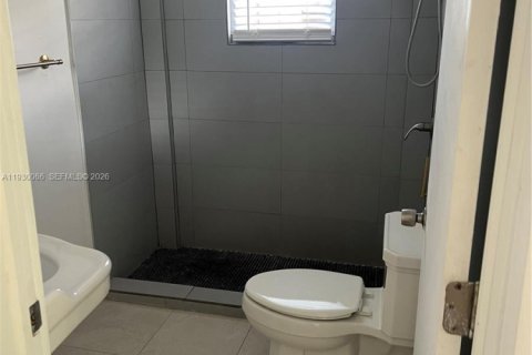 Propiedad comercial en venta en Miami, Florida, 283.44 m2 № 2054695 - foto 10