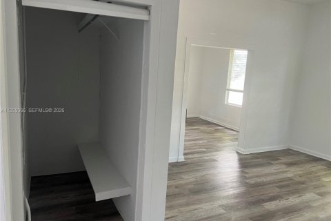 Propiedad comercial en venta en Miami, Florida, 283.44 m2 № 2054695 - foto 6