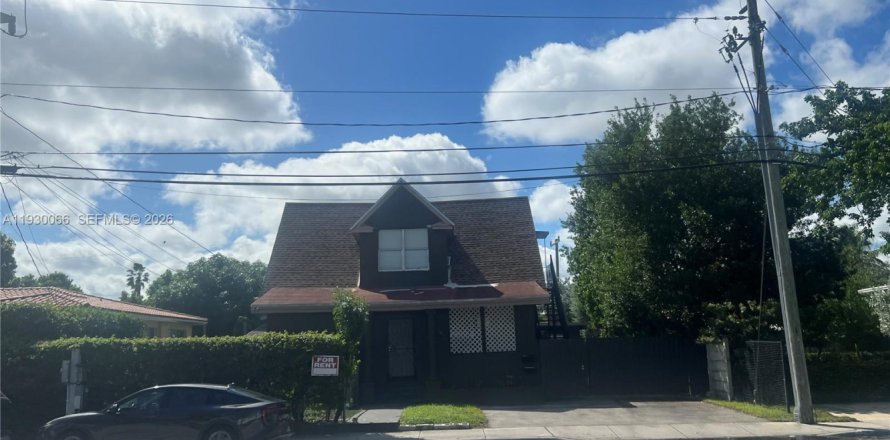 Propiedad comercial en Miami, Florida 283.44 m2 № 2054695