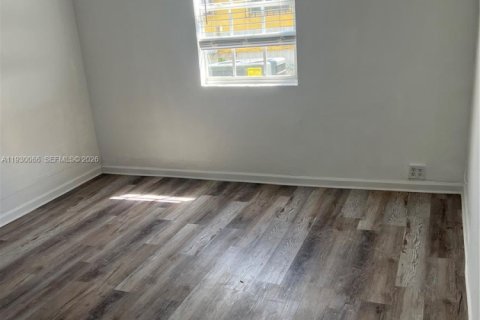 Propiedad comercial en venta en Miami, Florida, 283.44 m2 № 2054695 - foto 5