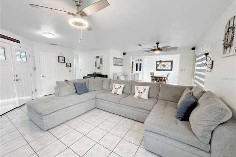 Casa en venta en Ocala, Florida, 4 dormitorios, 180.69 m2 № 1918143 - foto 5