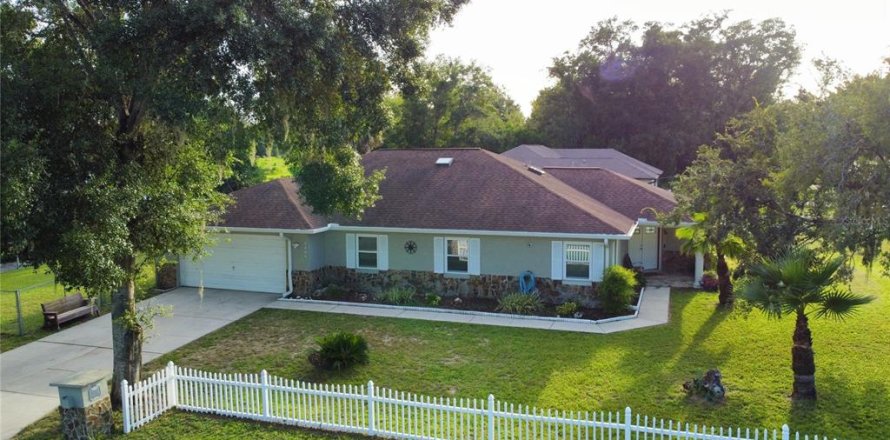 Casa en Ocala, Florida 4 dormitorios, 180.69 m2 № 1918143