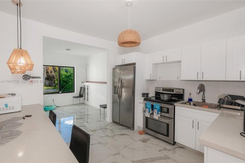 Villa ou maison à vendre à North Miami Beach, Floride: 3 chambres, 145.02 m2 № 1998946 - photo 10