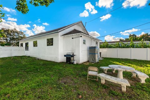 Villa ou maison à vendre à North Miami Beach, Floride: 3 chambres, 145.02 m2 № 1998946 - photo 23